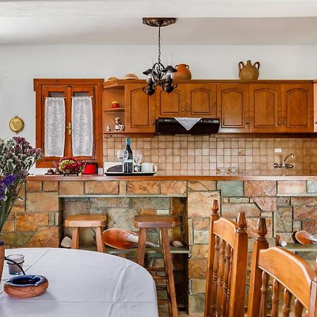Ourania Apartment Skopelos Town Ngoại thất bức ảnh