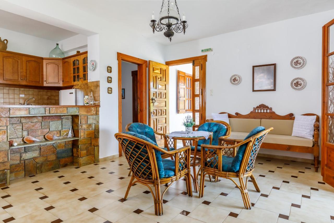 Ourania Apartment Skopelos Town Ngoại thất bức ảnh
