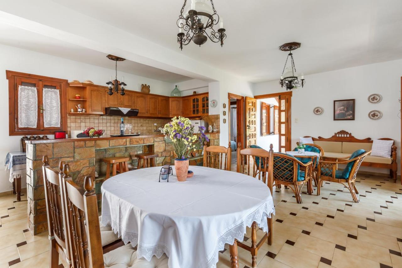 Ourania Apartment Skopelos Town Ngoại thất bức ảnh
