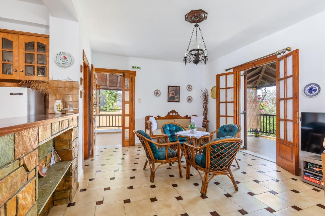Ourania Apartment Skopelos Town Ngoại thất bức ảnh