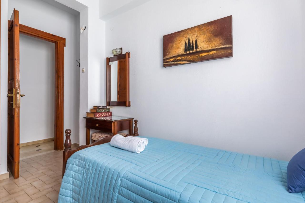 Ourania Apartment Skopelos Town Ngoại thất bức ảnh