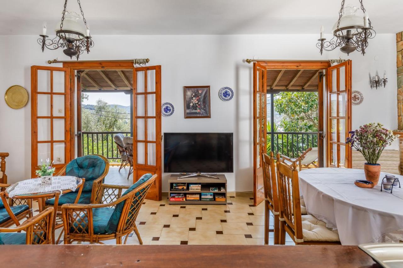 Ourania Apartment Skopelos Town Ngoại thất bức ảnh