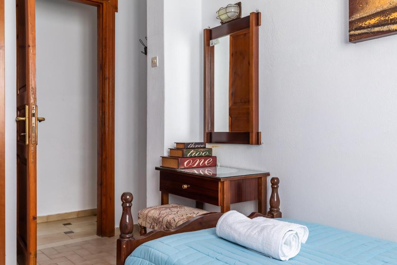 Ourania Apartment Skopelos Town Ngoại thất bức ảnh