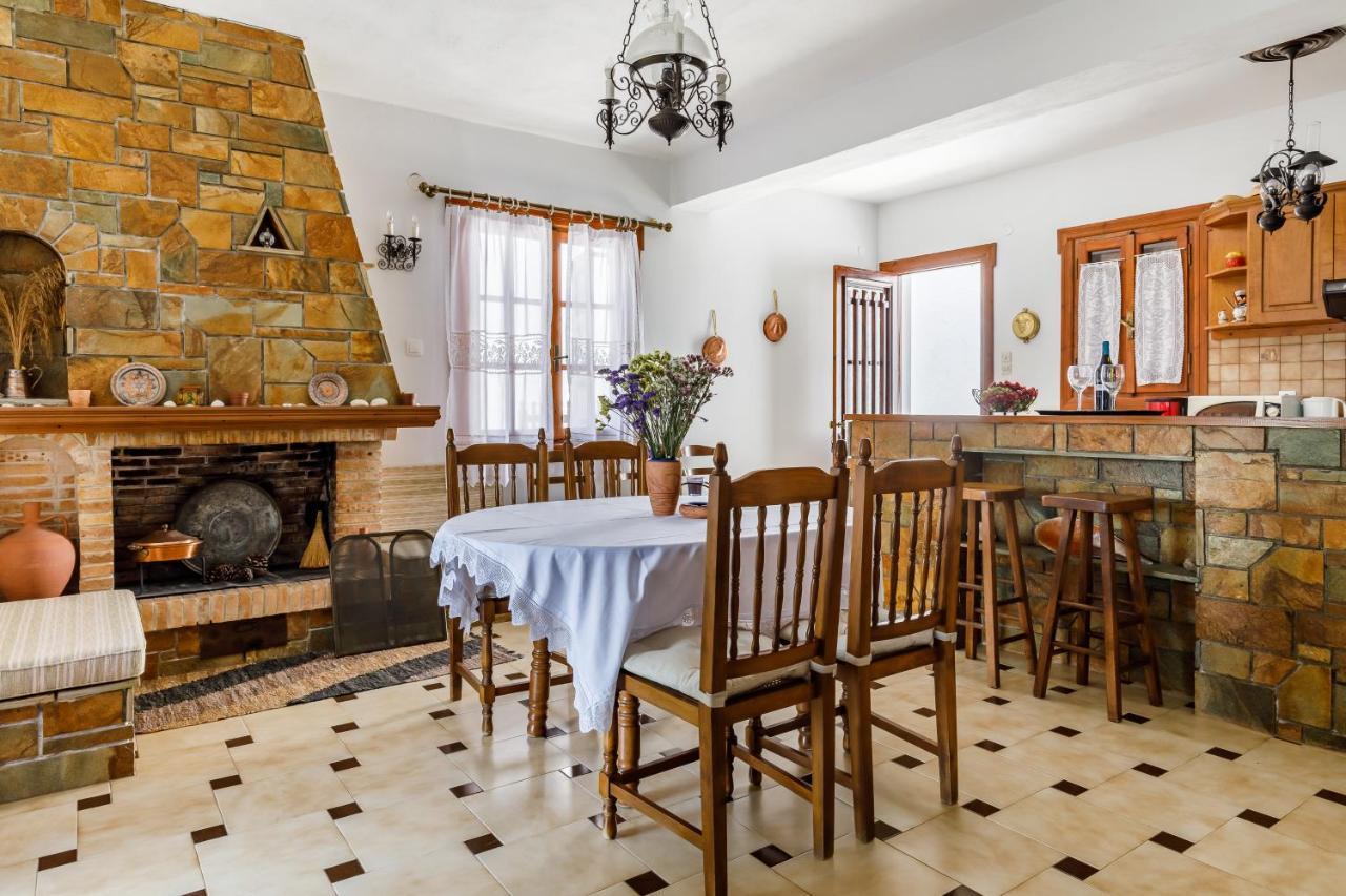 Ourania Apartment Skopelos Town Ngoại thất bức ảnh