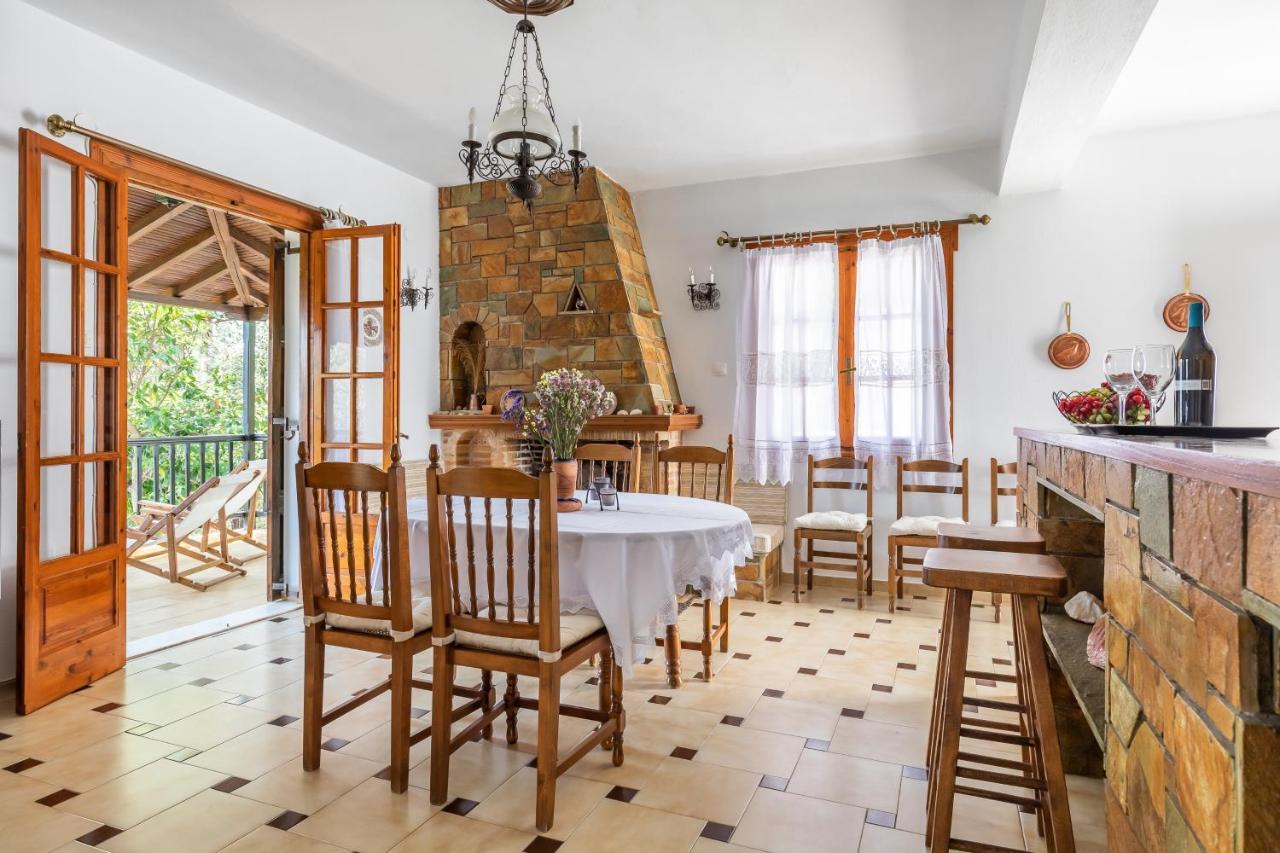 Ourania Apartment Skopelos Town Ngoại thất bức ảnh