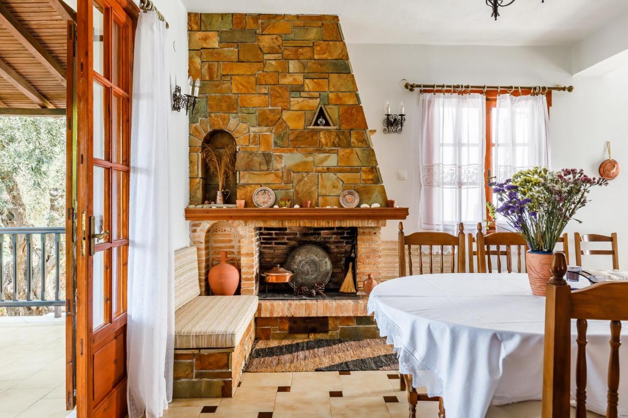 Ourania Apartment Skopelos Town Ngoại thất bức ảnh