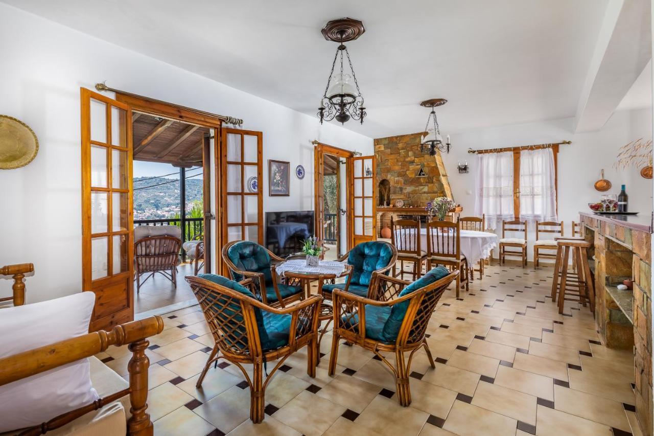 Ourania Apartment Skopelos Town Ngoại thất bức ảnh
